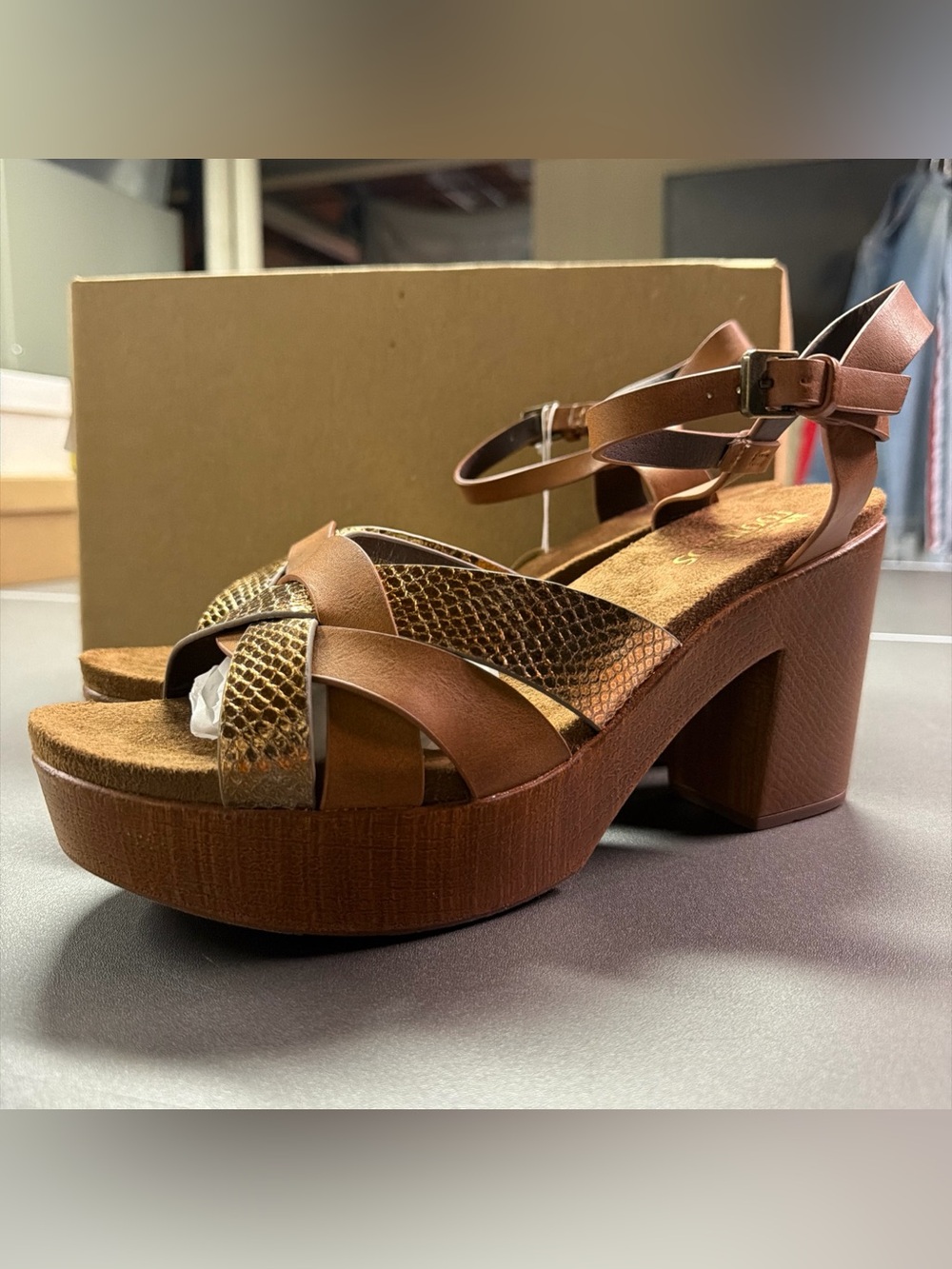 WHITE MOUNTAIN FOOTBEDS Womens Brown 1-1/2" Platform Achiever Heeled Sandal 11 M - Picture 3 of 9
